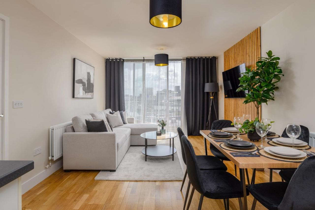 Premium - Allocated Parking - Great Location Apartament